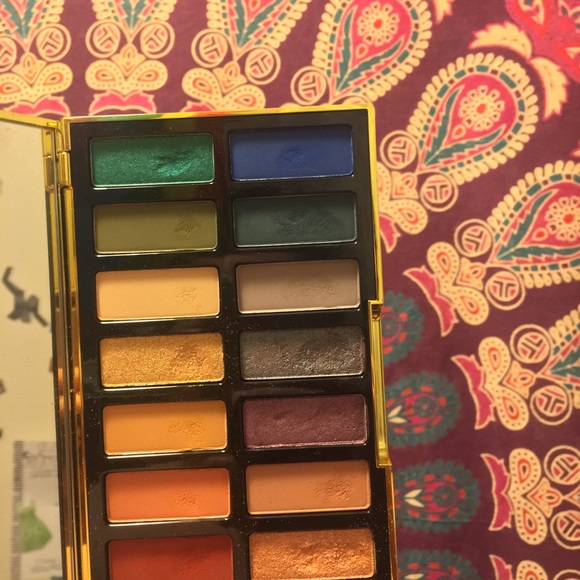 KAT VON D 10th Anniversary palette - Picture 2 of 2